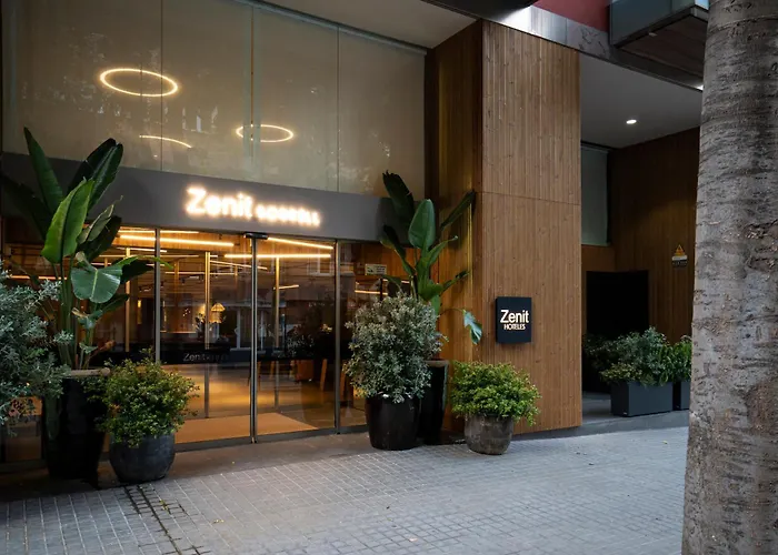 Zenit BorrellAlbergo